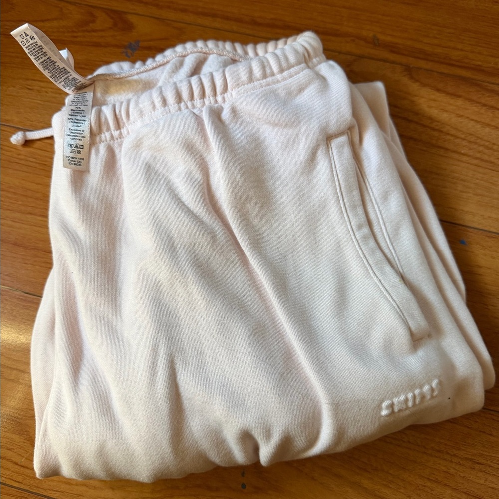 Skims, pale pink sweatpants